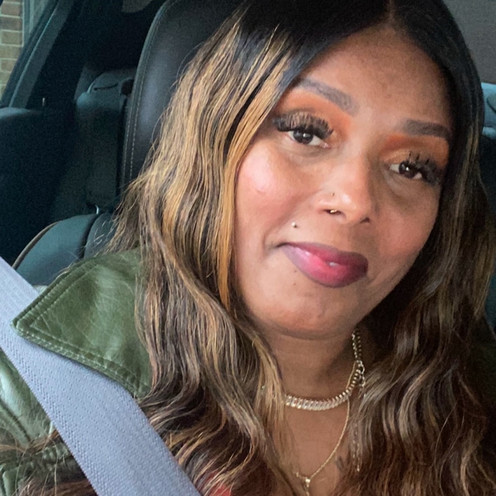 Meet your Posher, Carla